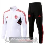 Bayern Monaco Insieme Completo Bianco I Nero Giacca 2022-23