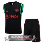 Manchester United Formazione Senza Maniche Set Completo Maglia Calcio 2023-24 Nero Verde Rosso