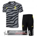 Juventus Formazione Set Completo Maglia Calcio 2023-24 Grigio Nero