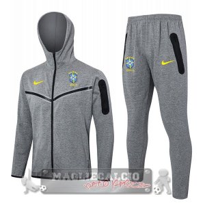 Set Completo Chaqueta Con Capucha Brasilee 2024 Gris